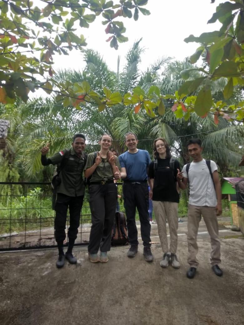 Magpie Homestay & Jungle Trekking Especially For Guest Trekking With Us Bukit Lawang Exterior foto
